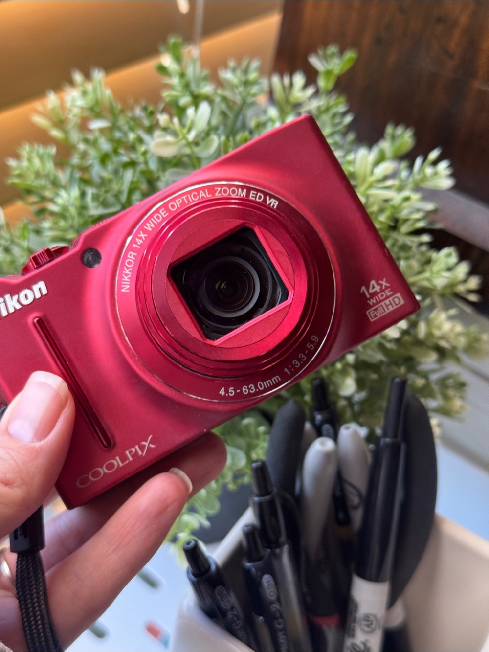 Nikon coolpix s8200 red digital camera - Picture 2 of 9